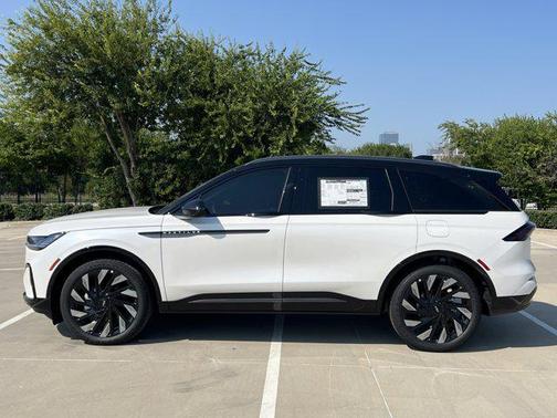 2025 Lincoln Nautilus Reserve