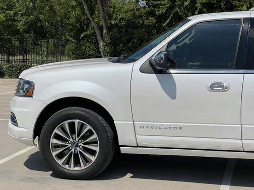 2017 Lincoln Navigator Select