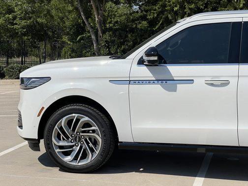 2025 Lincoln Navigator Reserve