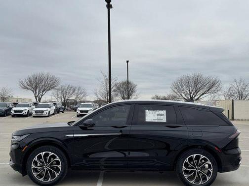 2025 Lincoln Nautilus Reserve