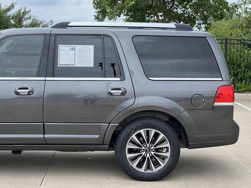 2016 Lincoln Navigator Select