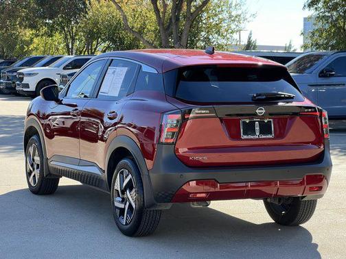 2025 Nissan Kicks SV