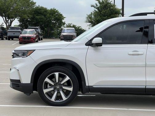 2023 Honda Pilot AWD Elite
