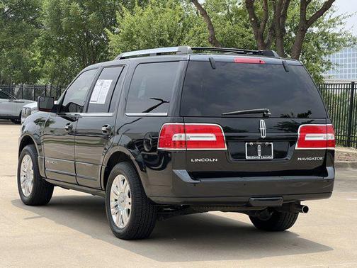 2014 Lincoln Navigator Base