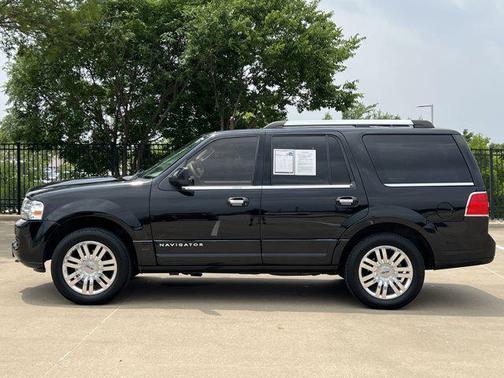 2014 Lincoln Navigator Base
