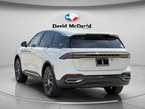 White Platinum Metallic Tri-Coat 2026 Lincoln Nautilus Premiere