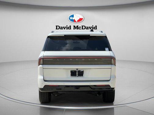 Pristine White Metallic Tri-Coat 2025 Lincoln Navigator Reserve