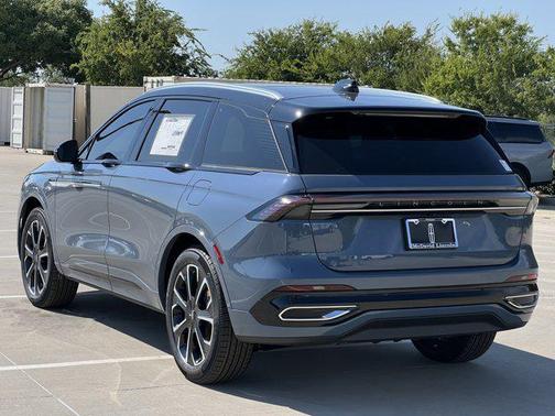2025 Lincoln Nautilus Reserve