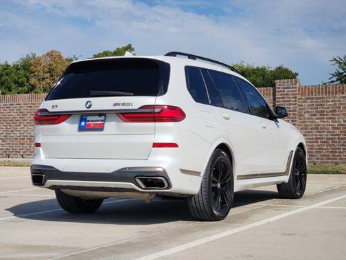 2022 BMW X7 M50i