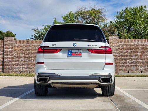 2022 BMW X7 M50i