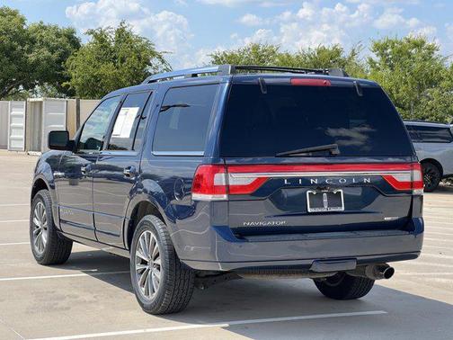 2015 Lincoln Navigator Base