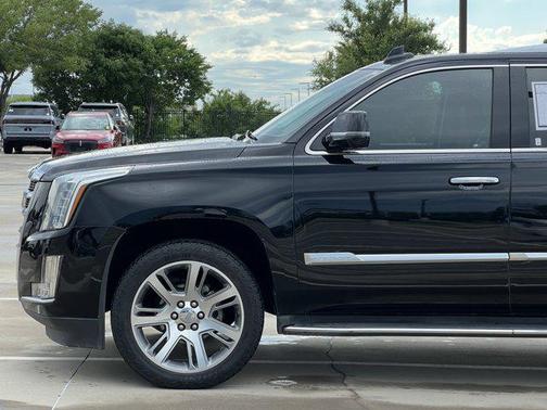 2016 Cadillac Escalade Luxury