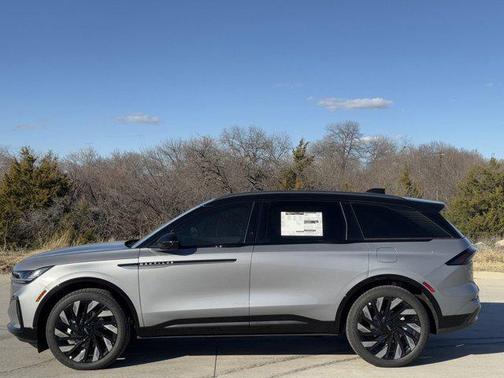 2025 Lincoln Nautilus Reserve
