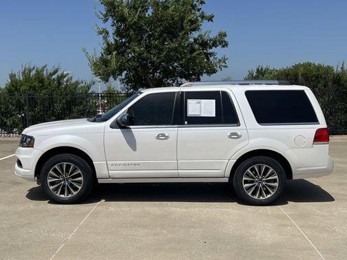 2017 Lincoln Navigator Select