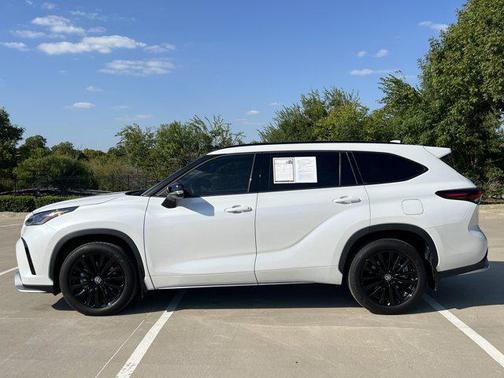 2024 Toyota Highlander XSE