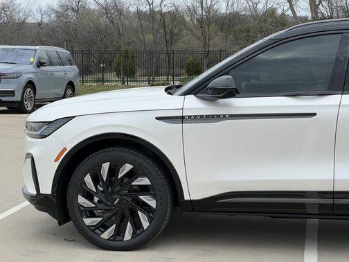 2026 Lincoln Nautilus Reserve