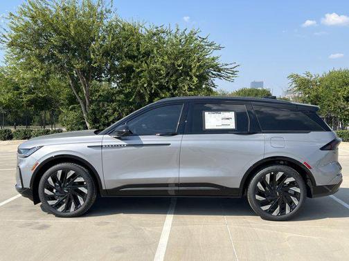 2025 Lincoln Nautilus Reserve