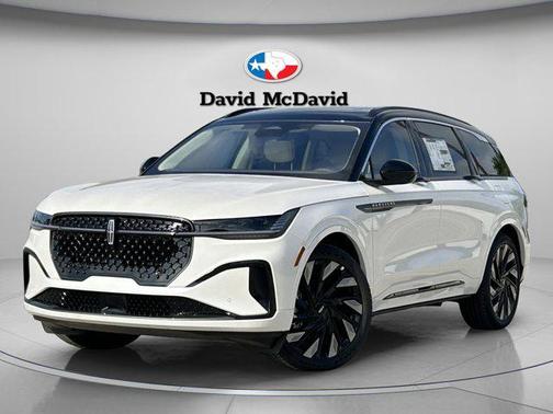 White Platinum Metallic Tri-Coat 2026 Lincoln Nautilus Black Label