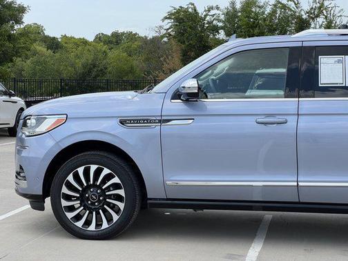 2022 Lincoln Navigator Black Label