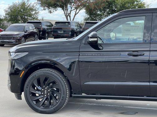 2025 Lincoln Navigator Reserve