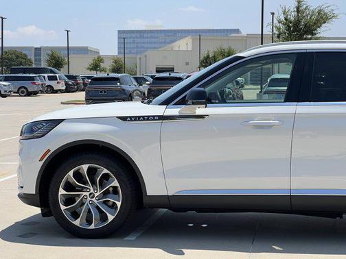 2025 Lincoln Aviator Premiere