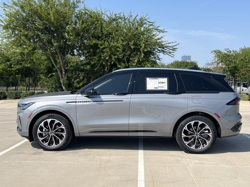 2025 Lincoln Nautilus Reserve