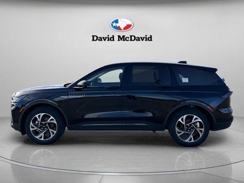 Infinite Black Metallic Clearcoat 2026 Lincoln Nautilus Premiere