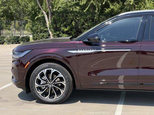2025 Lincoln Nautilus Reserve