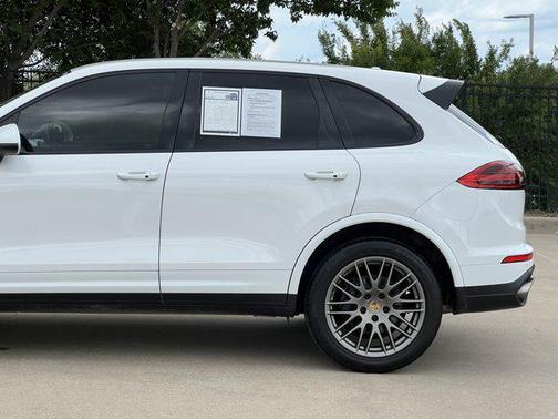 2018 Porsche Cayenne Platinum Edition