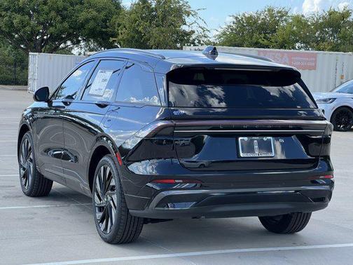 2025 Lincoln Nautilus Reserve