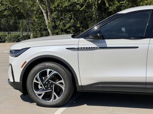2025 Lincoln Nautilus Premiere