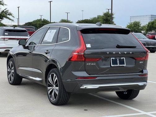 2022 Volvo XC60 B5 Inscription