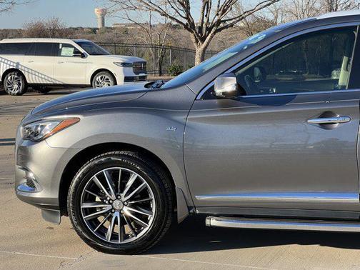 2017 INFINITI QX60 Base