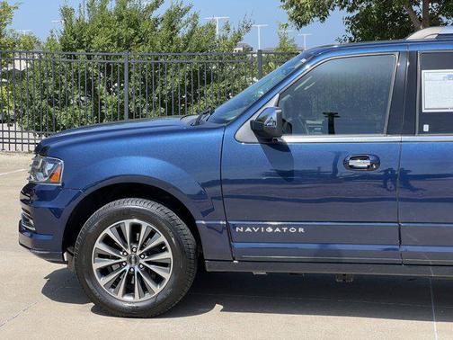 2016 Lincoln Navigator Select