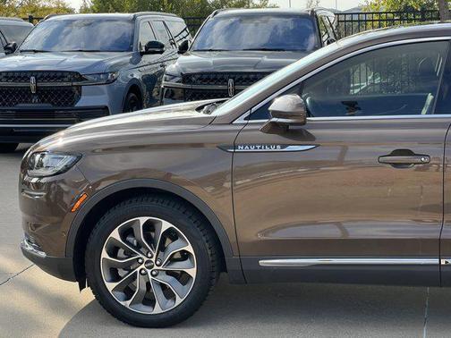 2022 Lincoln Nautilus Reserve