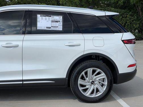 2025 Lincoln Corsair Premiere