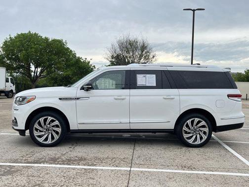 2022 Lincoln Navigator Reserve