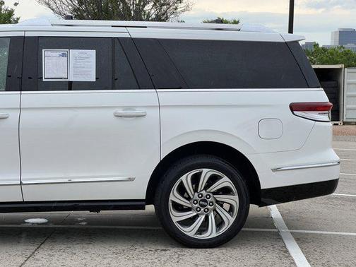 2022 Lincoln Navigator Reserve