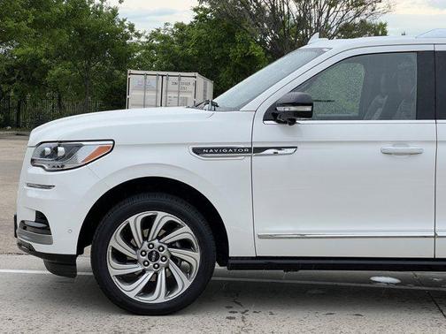 2022 Lincoln Navigator Reserve