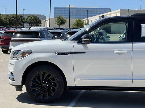 2021 Lincoln Navigator Black Label