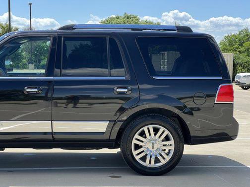 2013 Lincoln Navigator Base