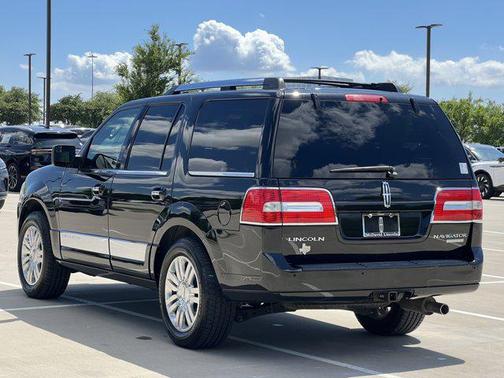 2013 Lincoln Navigator Base