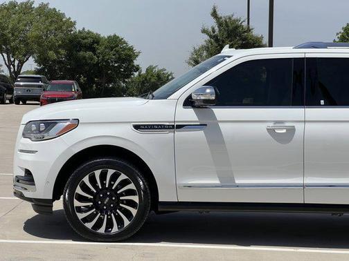 2023 Lincoln Navigator Black Label