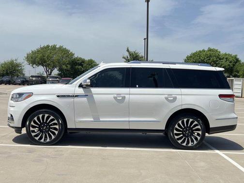 2023 Lincoln Navigator Black Label