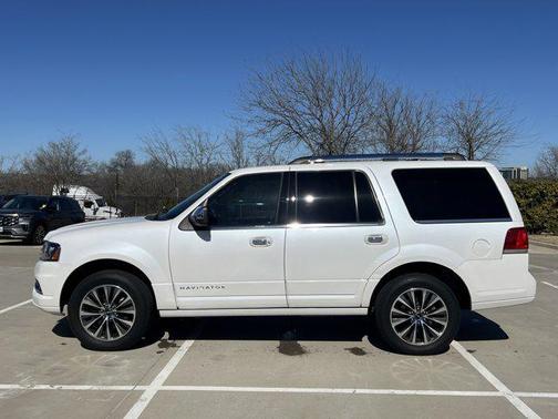 2016 Lincoln Navigator Select
