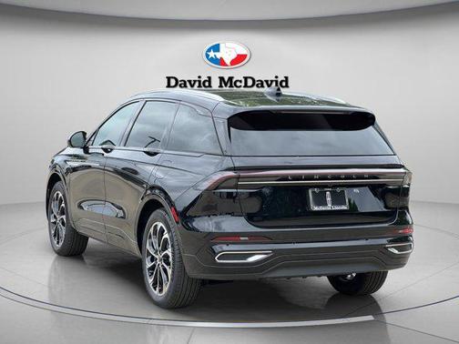 Infinite Black Metallic Clearcoat 2026 Lincoln Nautilus Reserve