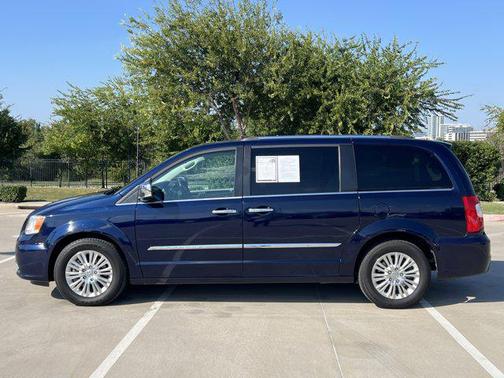 2016 Chrysler Town & Country Limited