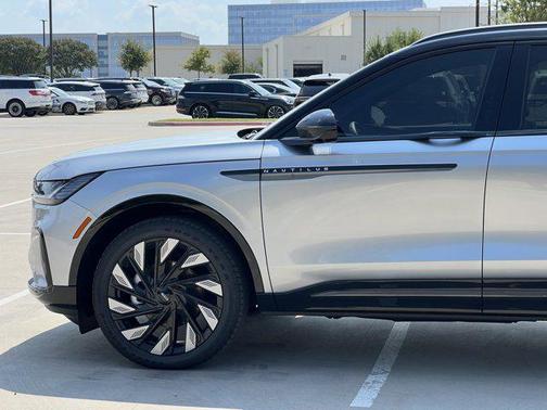 2025 Lincoln Nautilus Reserve