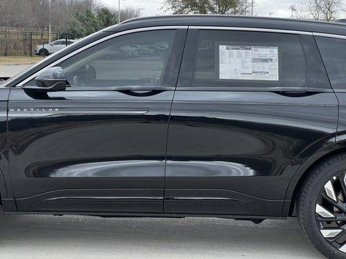 2025 Lincoln Nautilus Black Label