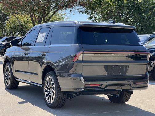 2025 Lincoln Navigator Black Label